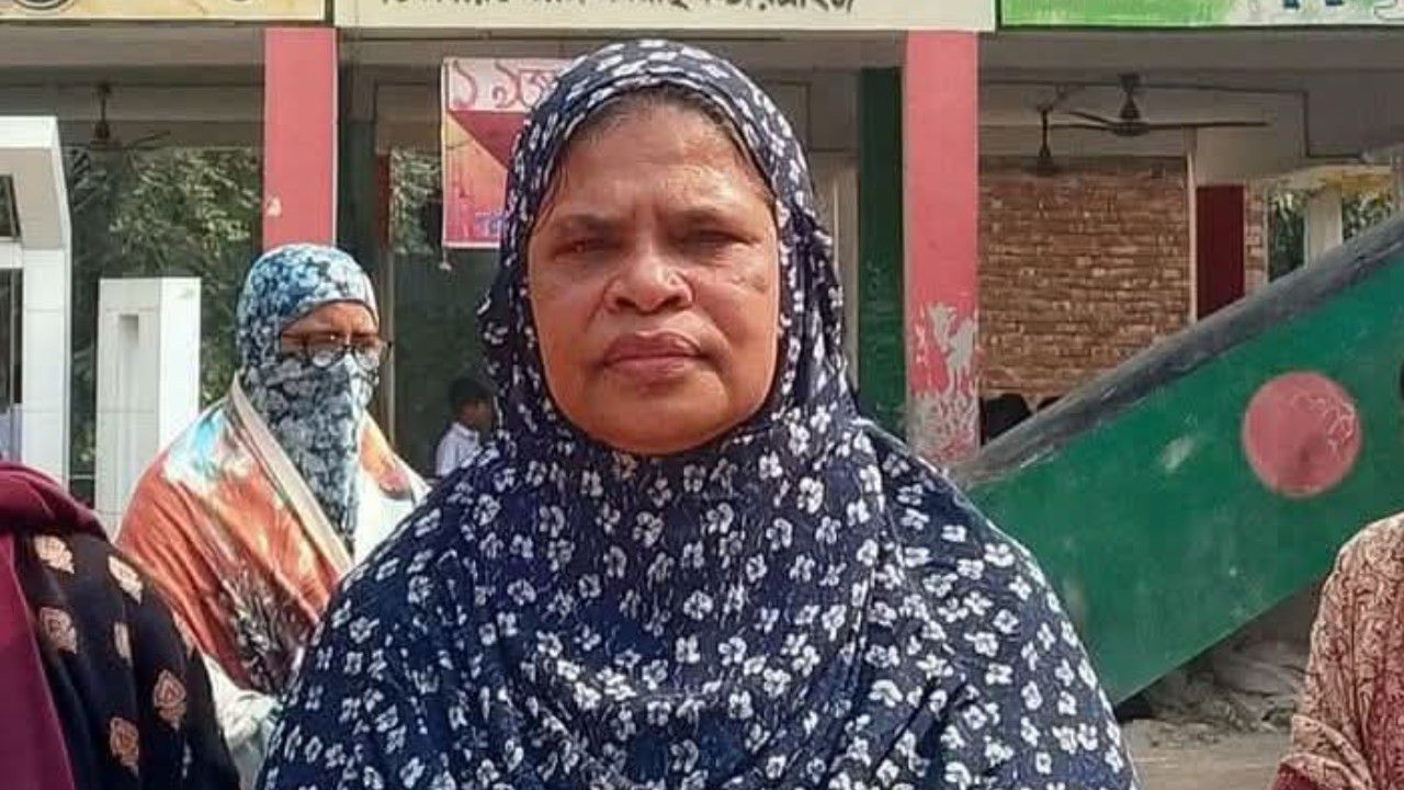উপজেলা পর্যায়ে শ্রেষ্ঠ প্রধান শিক্ষক নির্বাচিত আফরোজা সুলতানা
