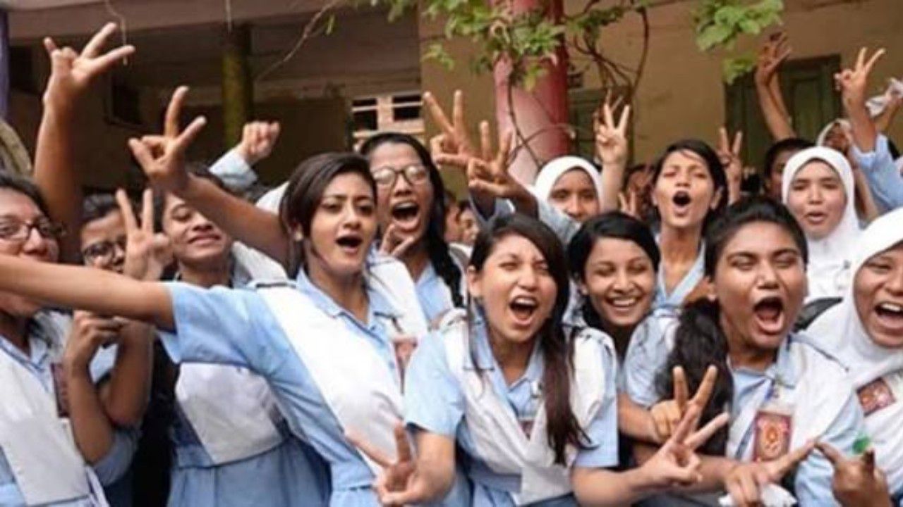 এসএসসিতে এবার জিপিএ-৫ পেয়েছে ১ লাখ ১৬ হাজার
