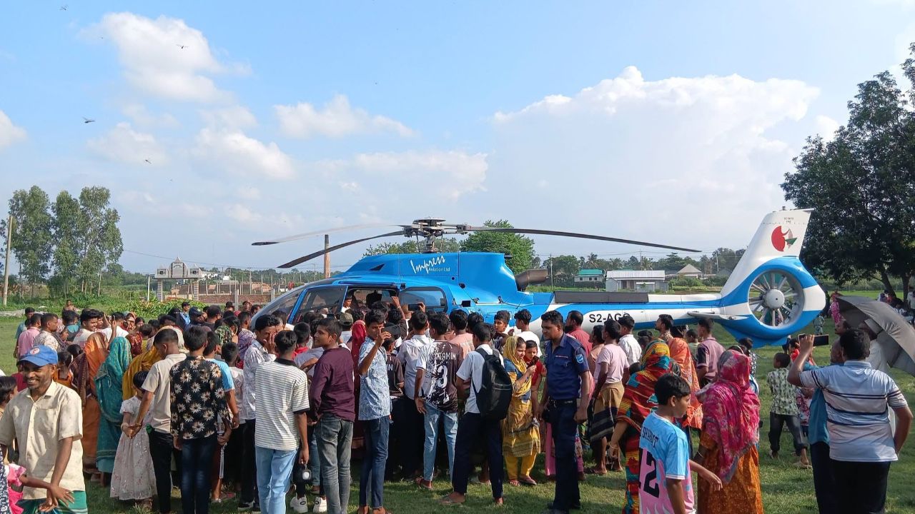 ধামরাইয়ে ইতালি প্রবাসীর হেলিকপ্টারে বরযাত্রা, নবগ্রামে জমকালো বিয়ে
