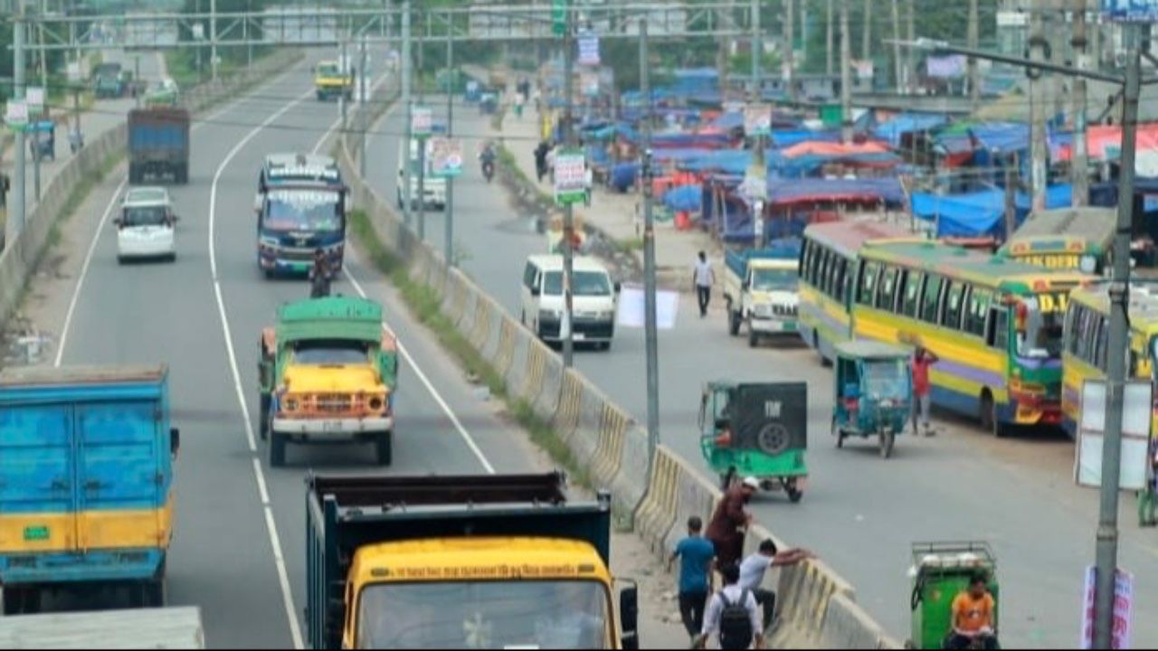 ধামরাই থেকে মানিকগঞ্জ কর্মস্থলে যাওয়ার পথে শিক্ষক ছিনতাইকারীর কবলে